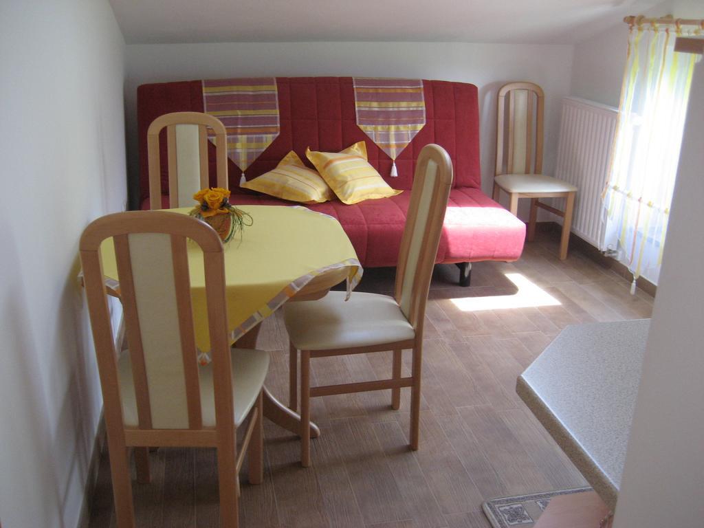 Apartamento Turisticna Kmetija Pri Rebkovih Ajdovščina Habitación foto